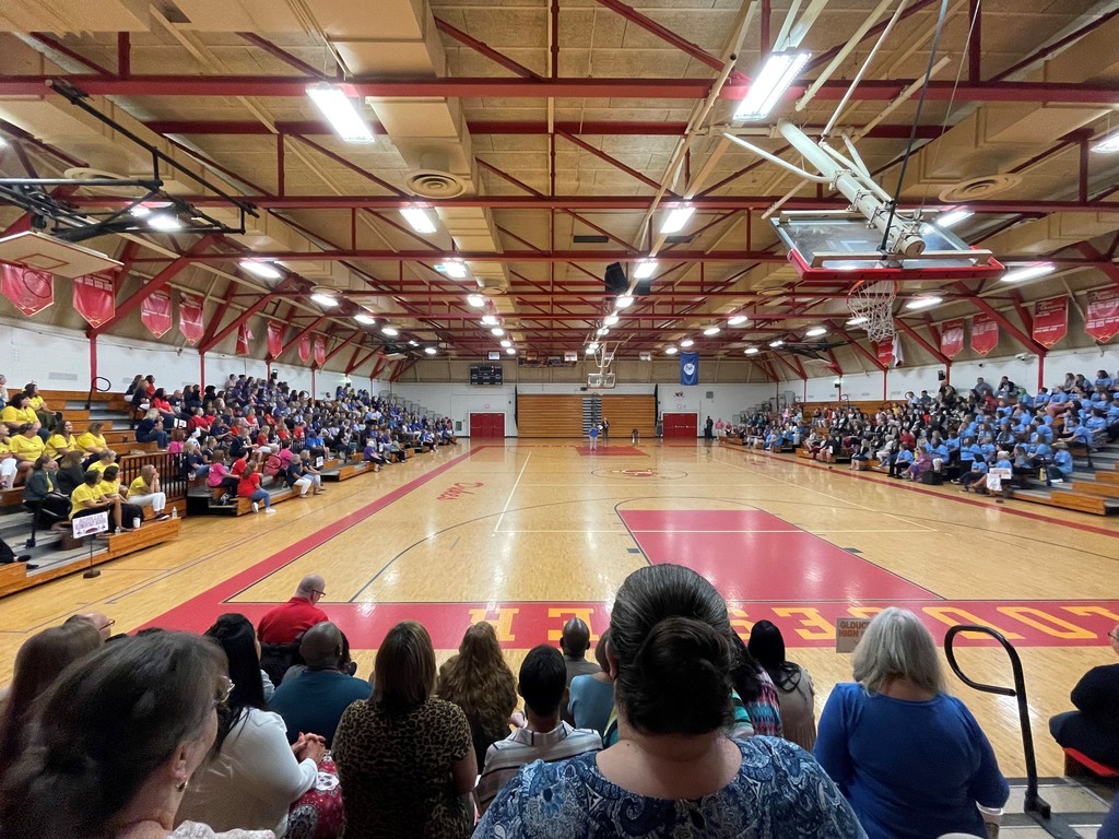 2021-2022 Teacher of the Year, Amanda Smith Welcomes back Teachers